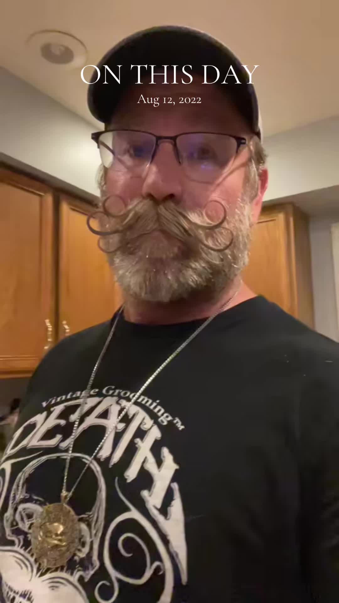 @Bobandelliothismustache