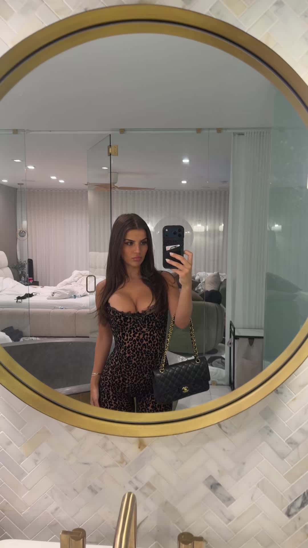 @caitlinstrez