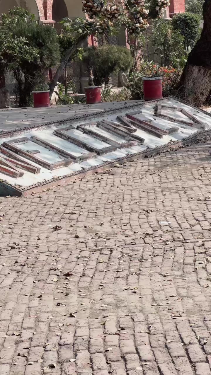 @Dr.𝐾ℎ𝑜𝑘ℎ𝑎𝑟 🦅