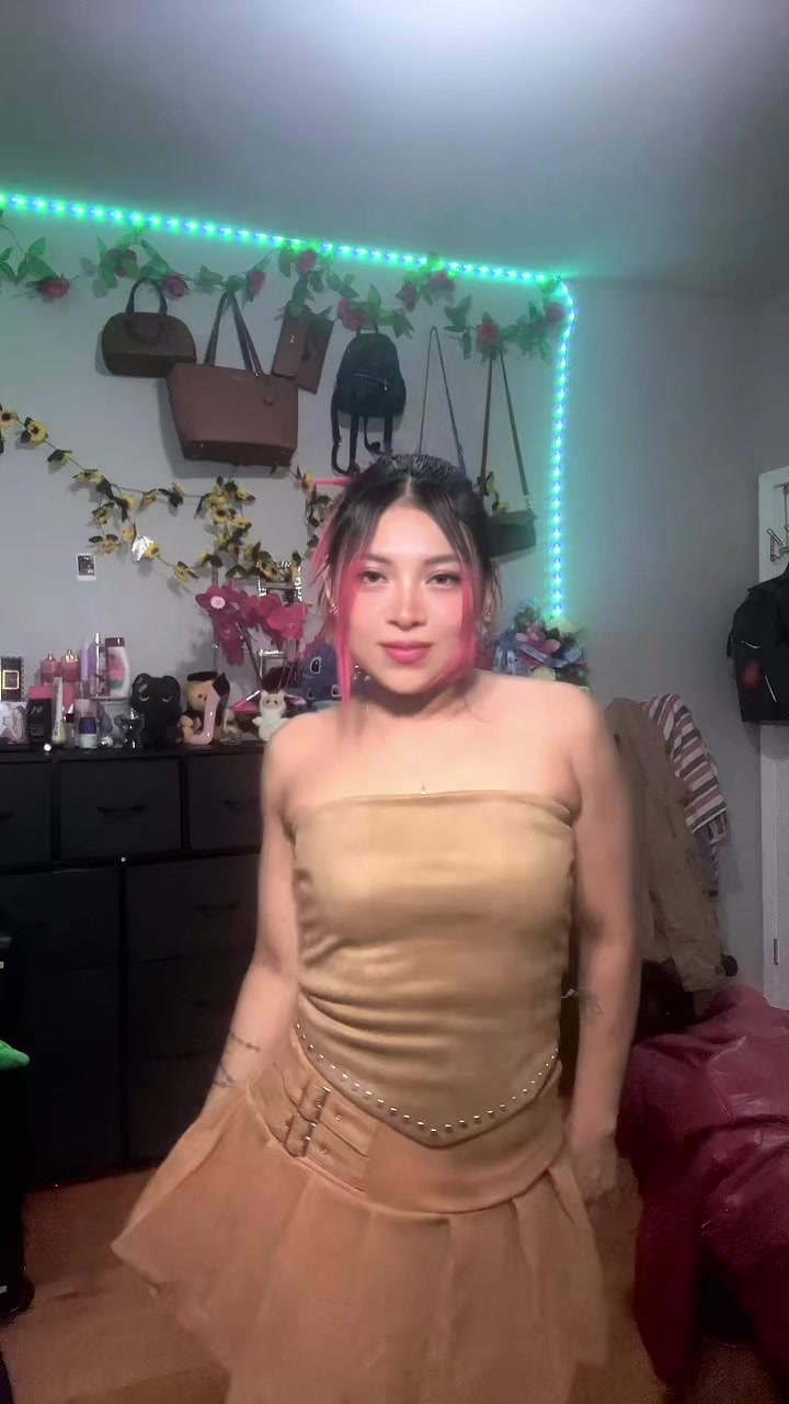 @Alexandra Hernández 400