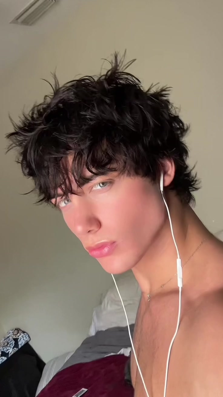 @hullo