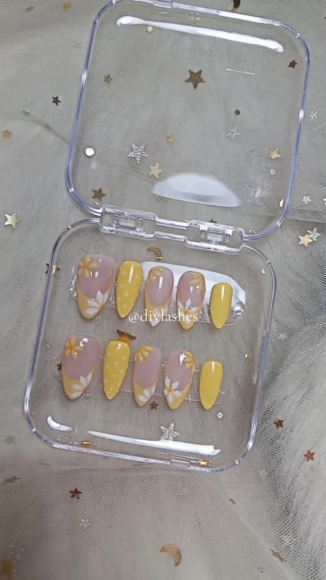 @diylashes.id