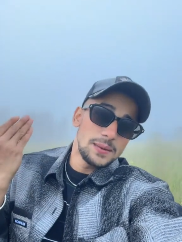 @Mr.bhusal 🌸💜