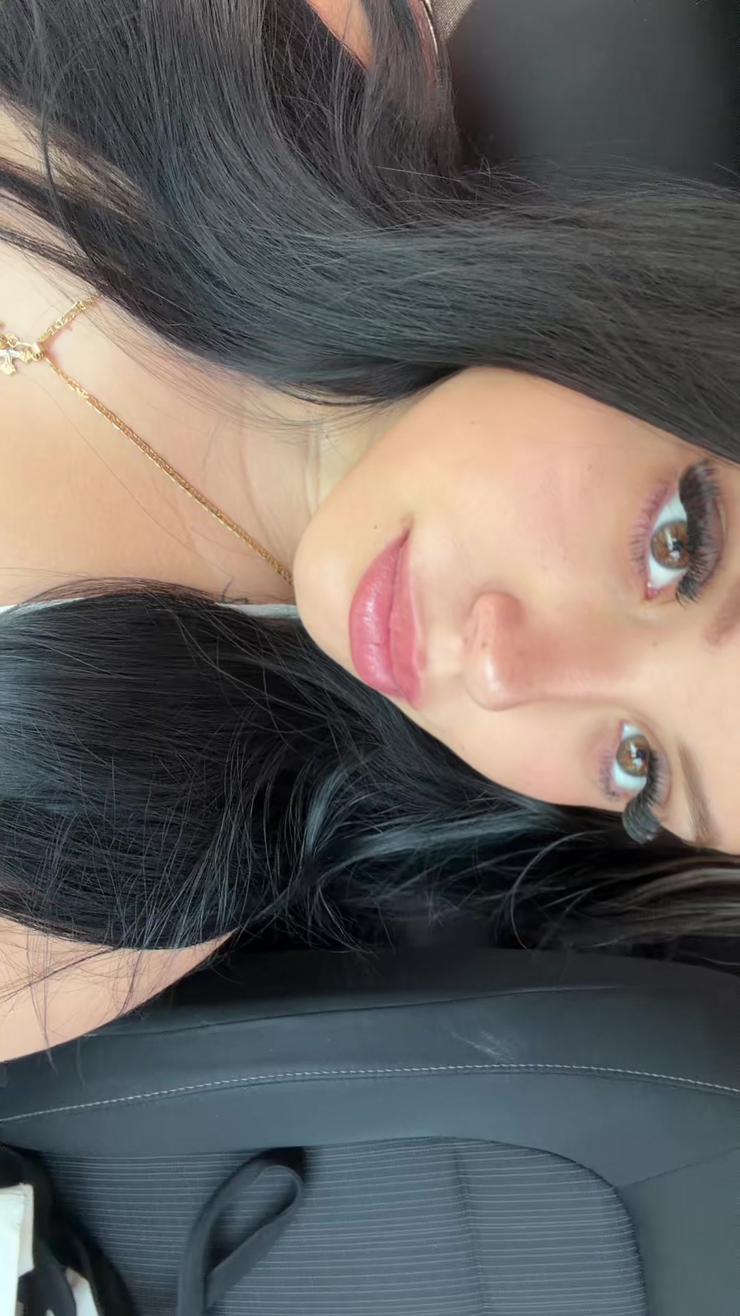 @Stephanie🖤