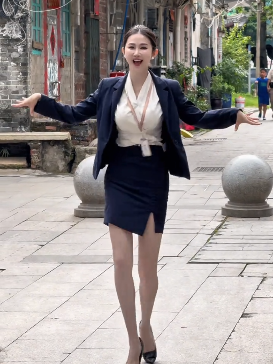@Sally 雪莉 大笑笑