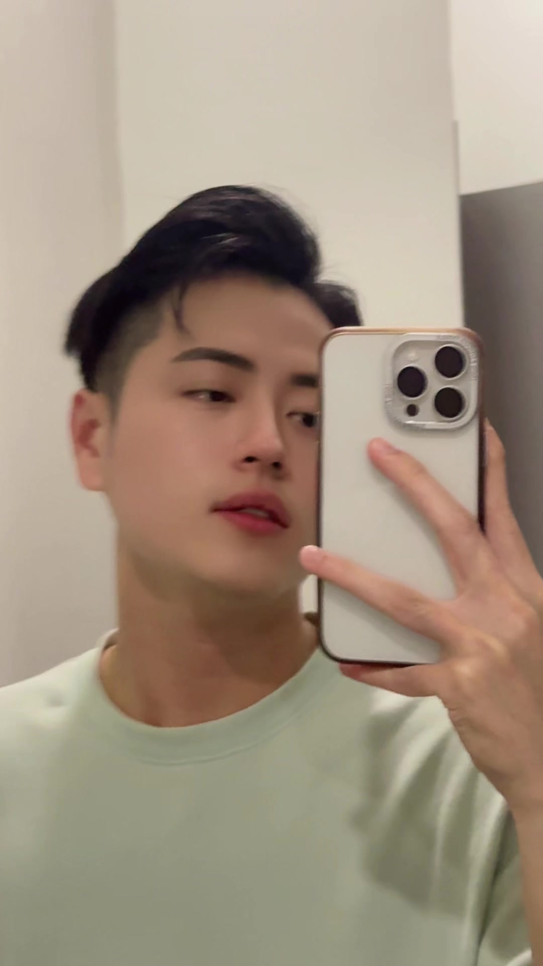 @T