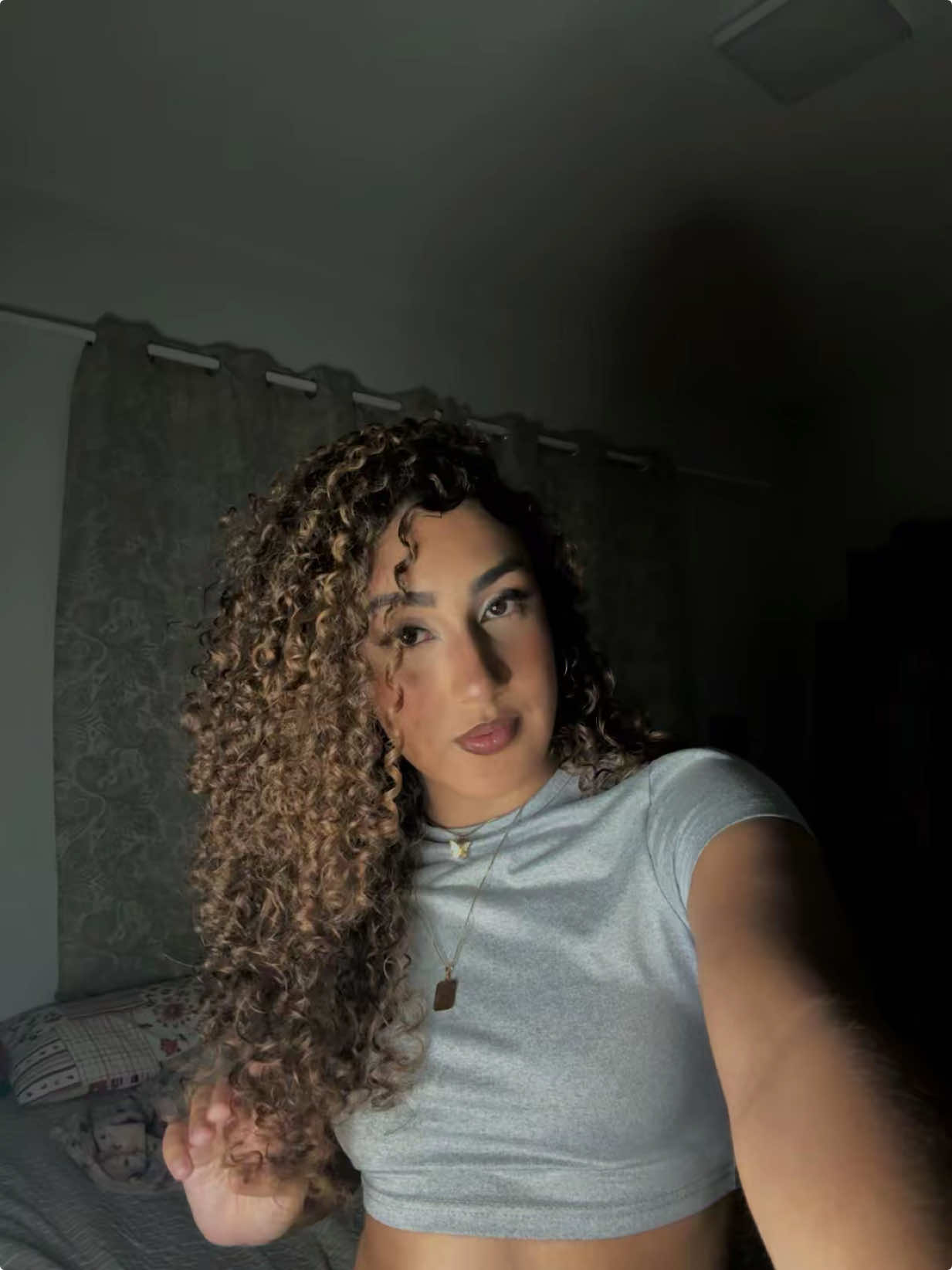 @isabella