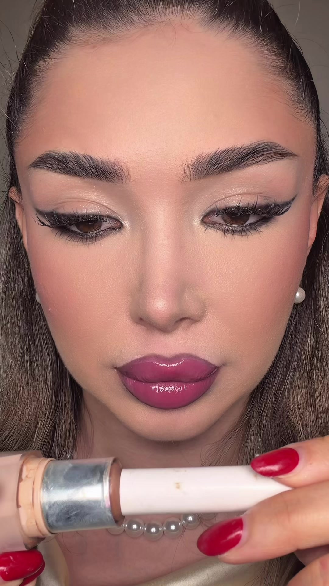 @anisavisage