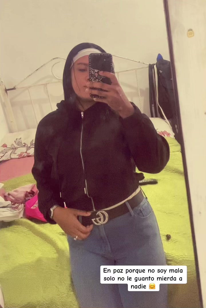 @Mart&iacute;nez 😌🖤