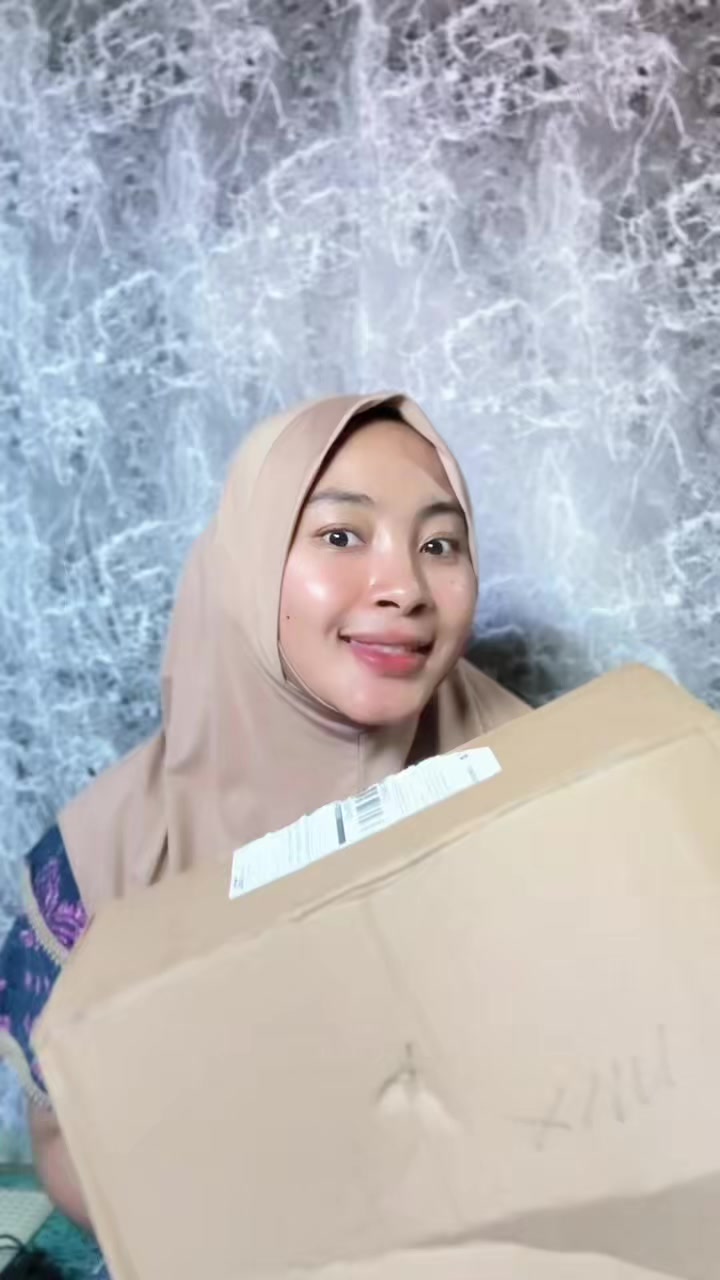 @Tania_