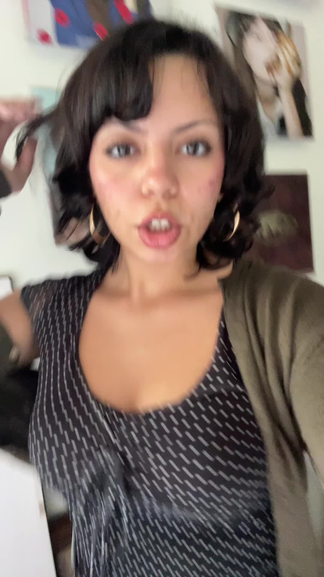 @🦦