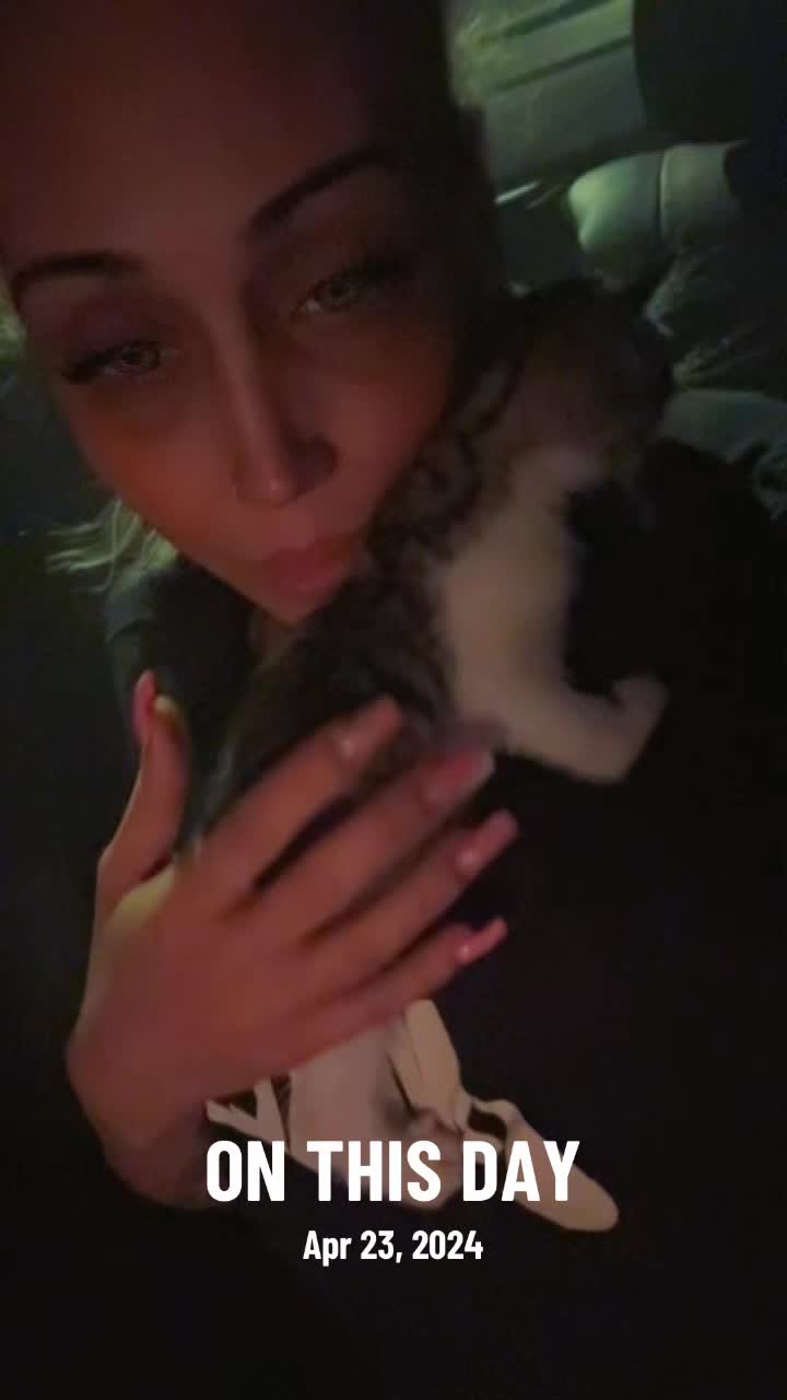 @Trustno1623_