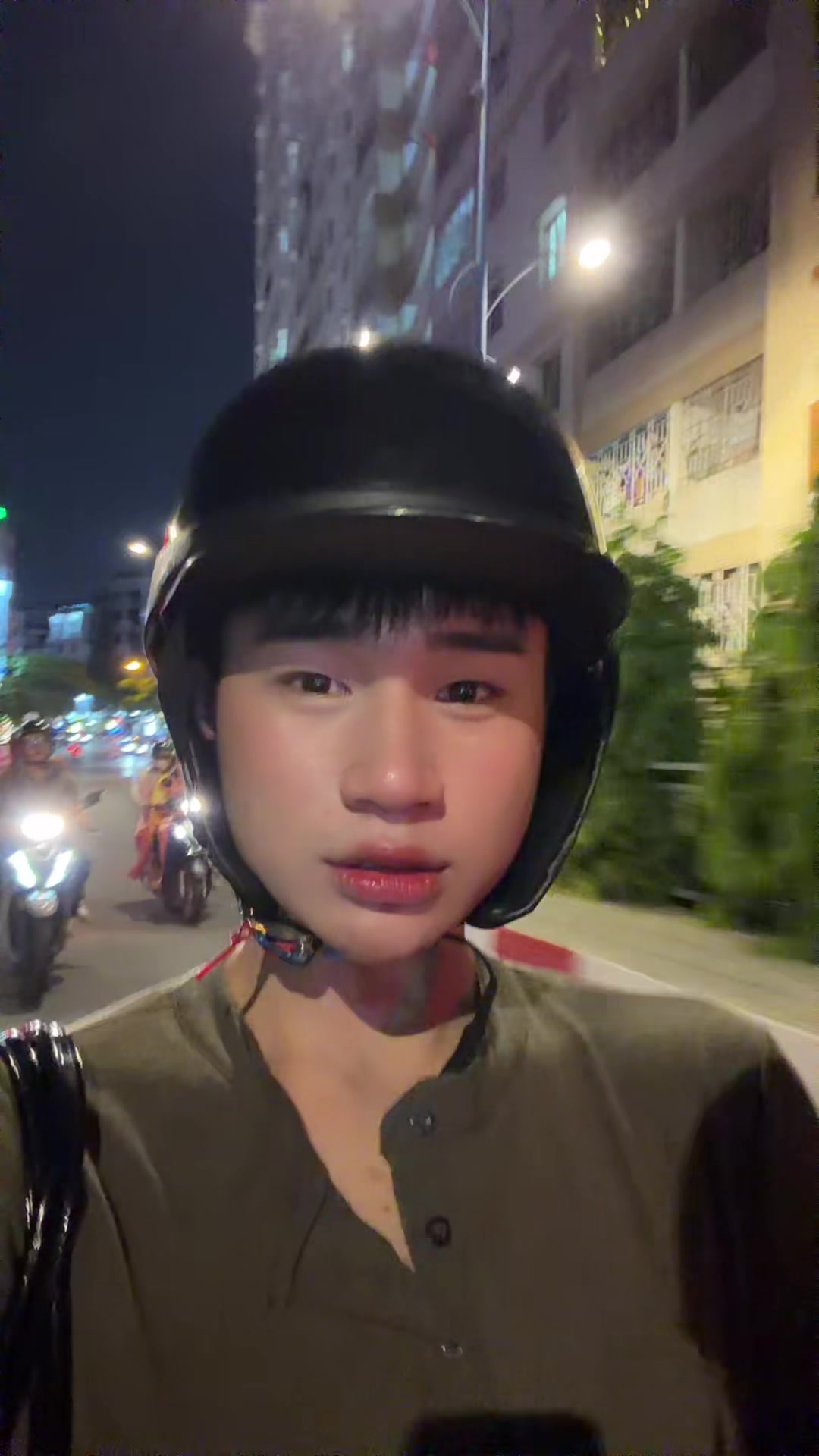 @thằng nhóc hay khóc