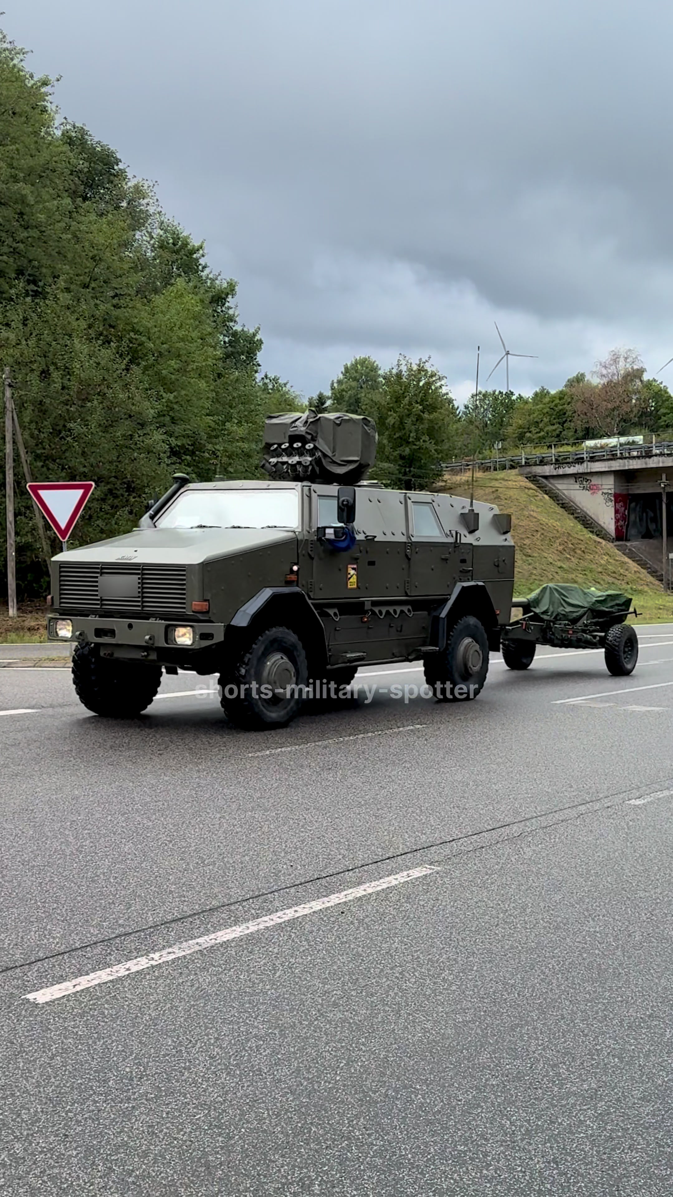 @shorts-military-spotter