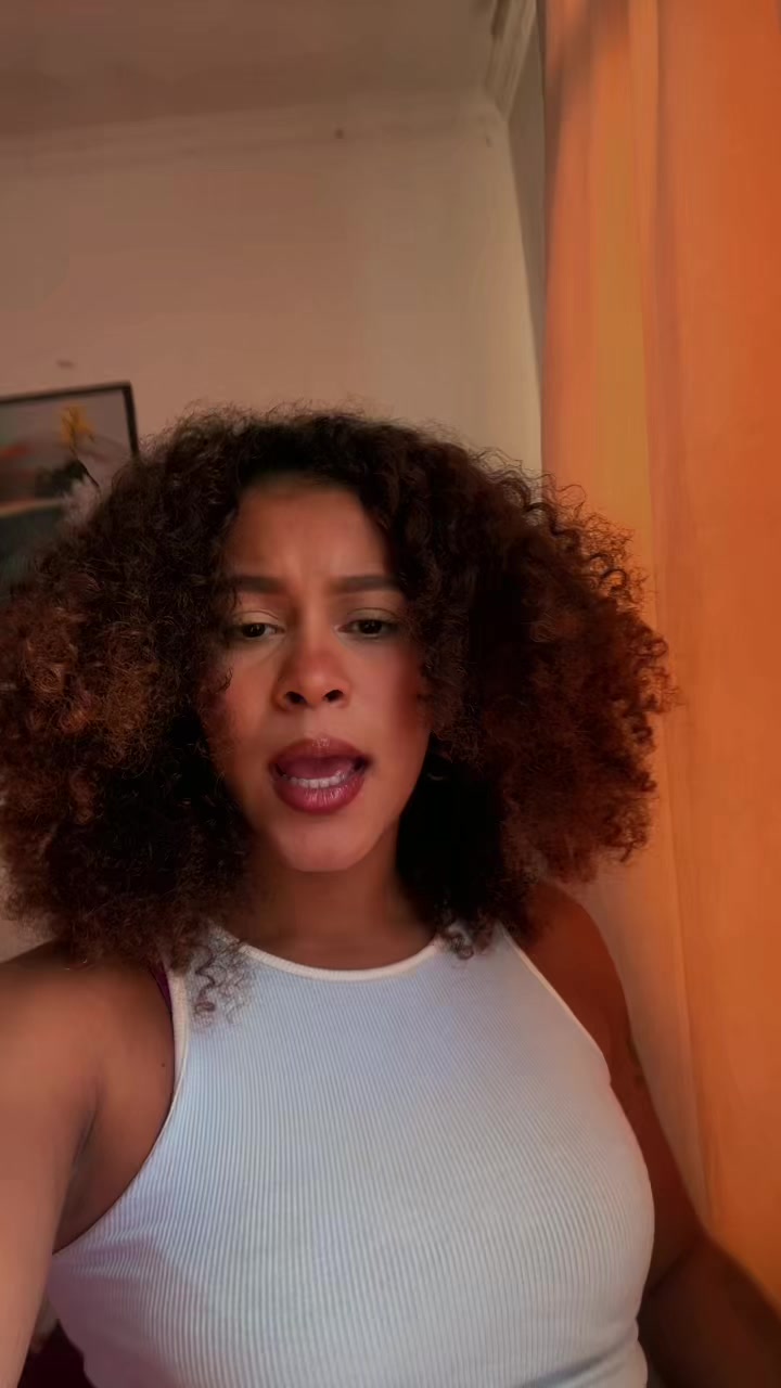 @L&iacute;via Trindade