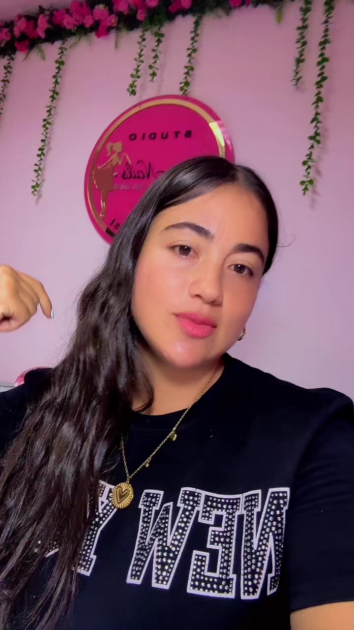 @Adanails_18
