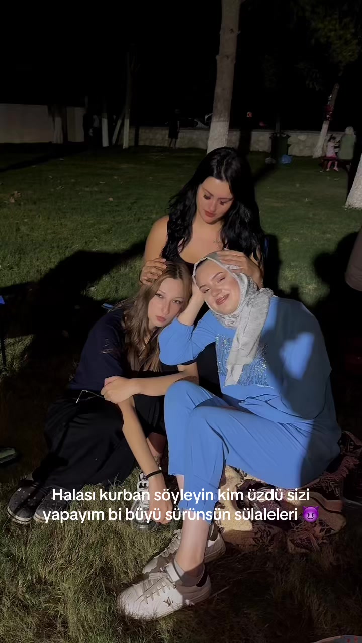 @busraerlik