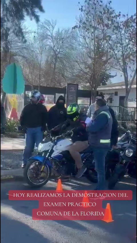 @CLASESDEMOTO.GIXXERMANIA