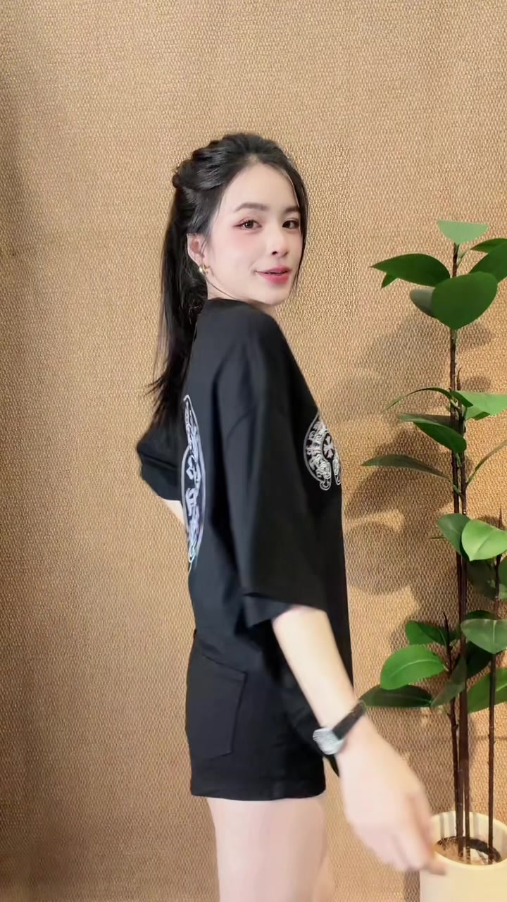 @ຮ້ານລິລີ່ເສື້ອຜ້າ Lily服饰✨