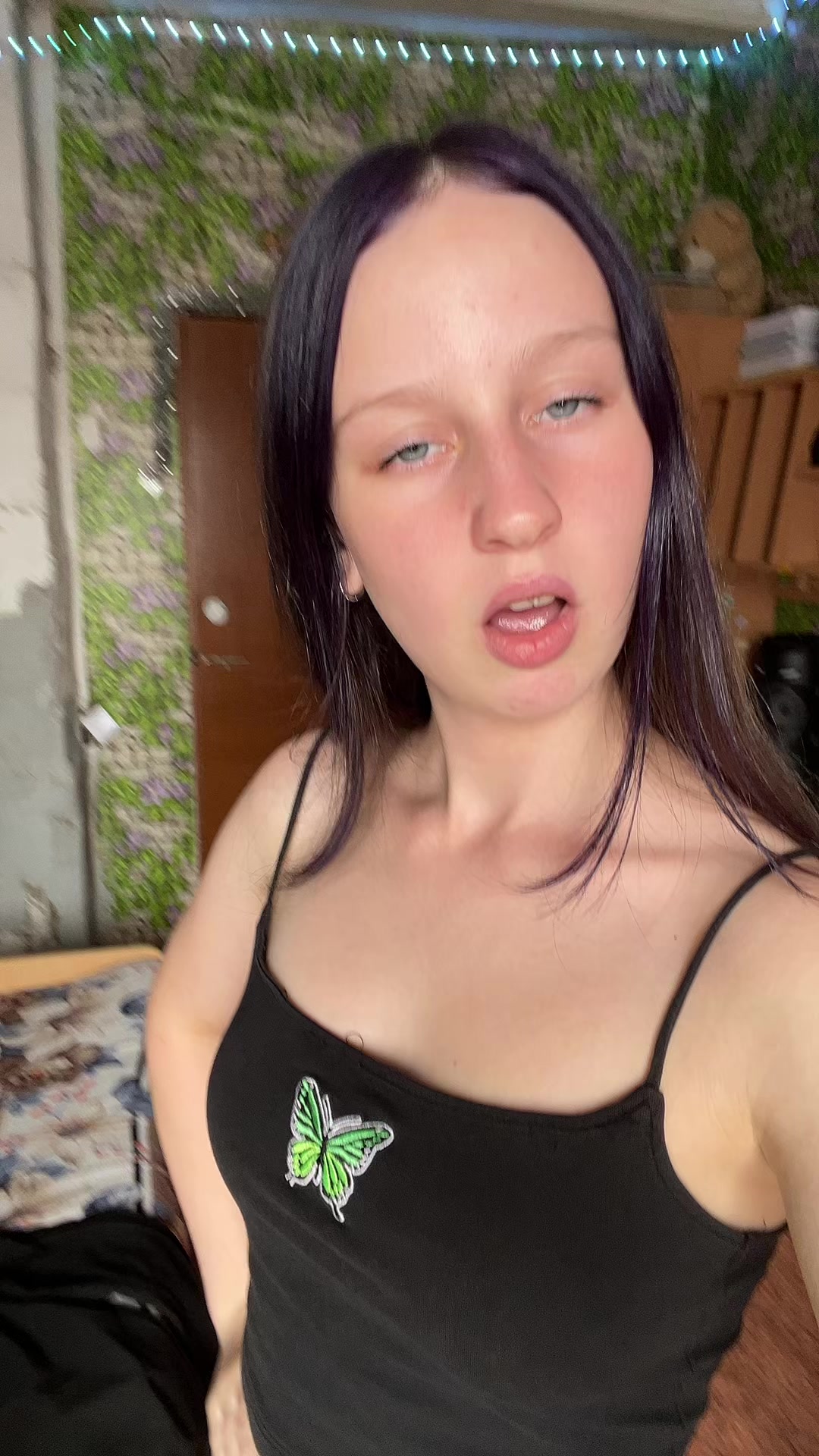 @KARINA:)