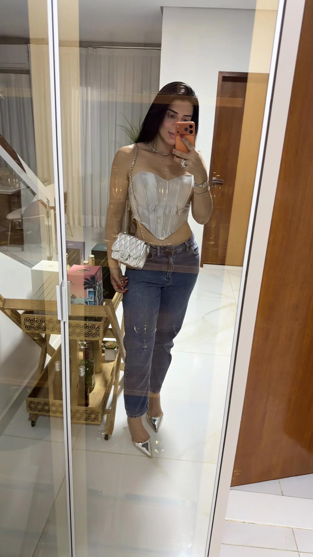 @larissanobre