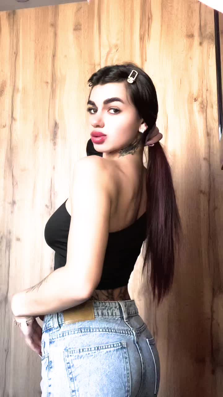 @Alina🦋✨
