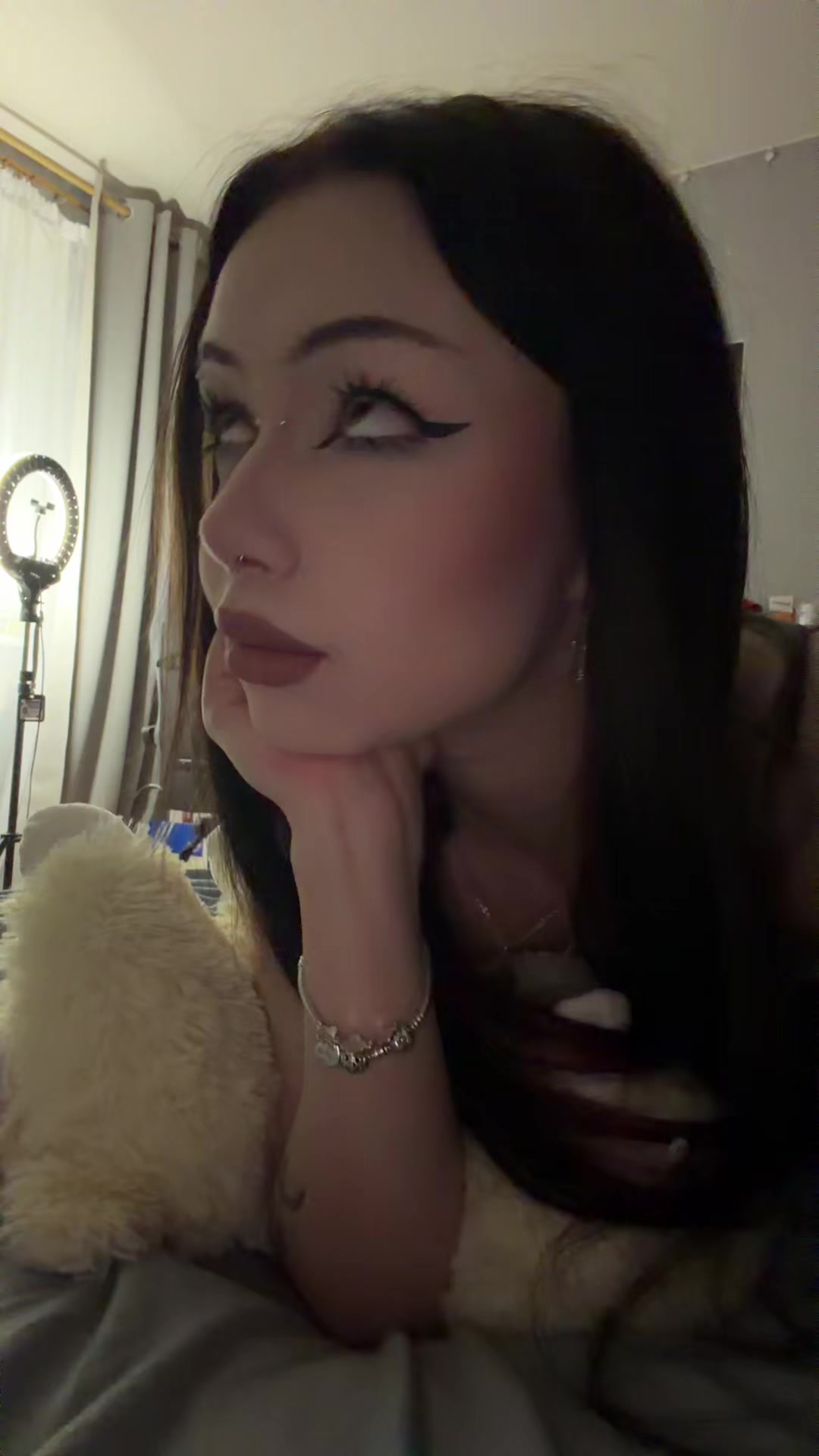 @yananavaaa