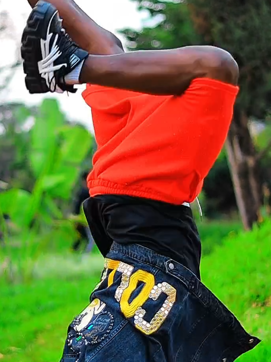@Allan George_044