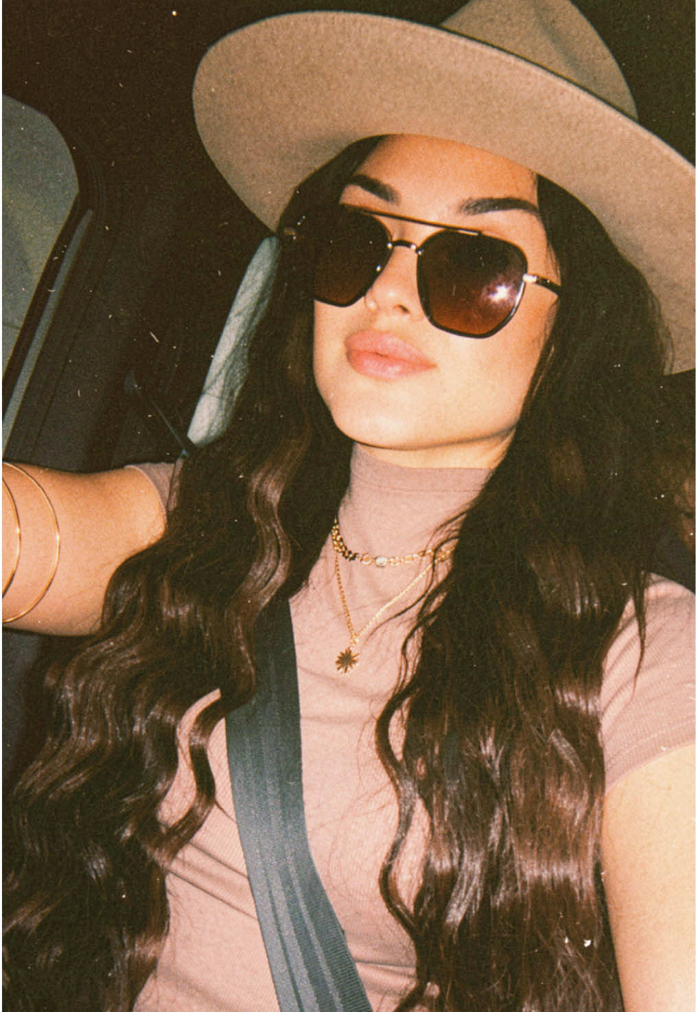 @Tori_Elizz