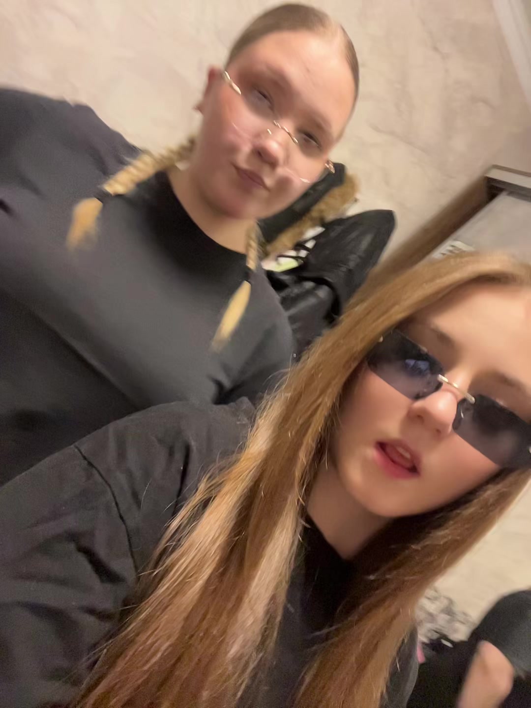 @Gelyyyy_ii