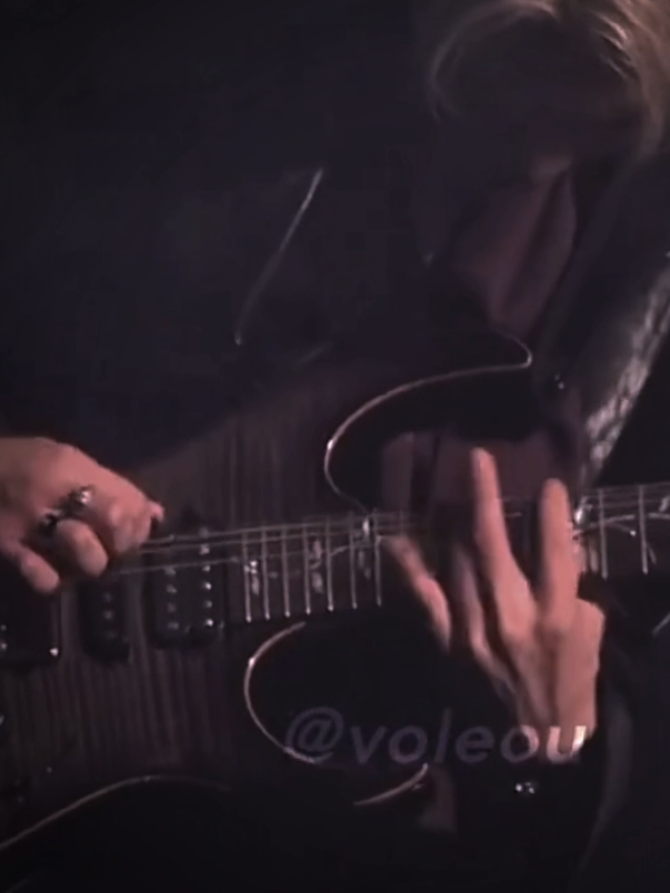 @violet⋆.ೃ࿔*:・