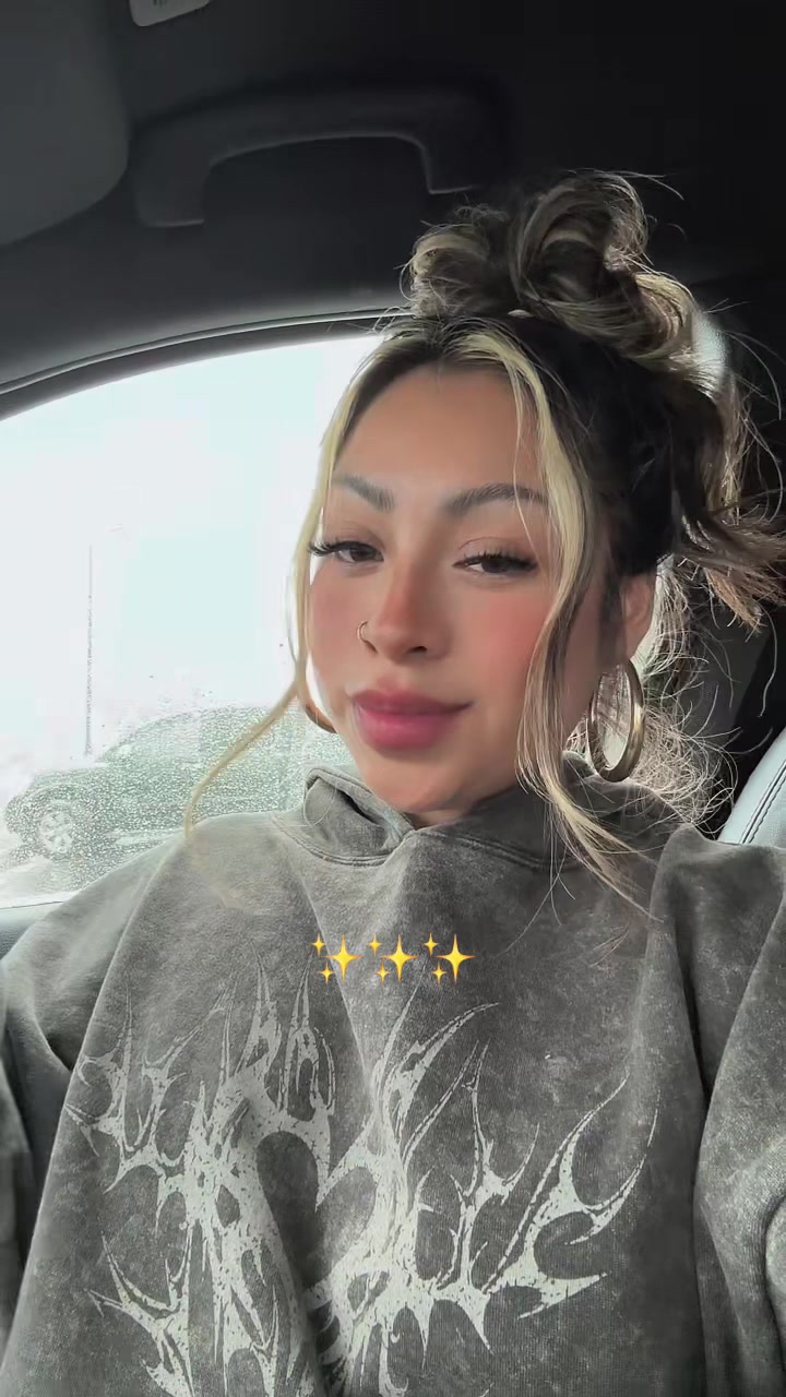 @Lizz_Escobar🍒