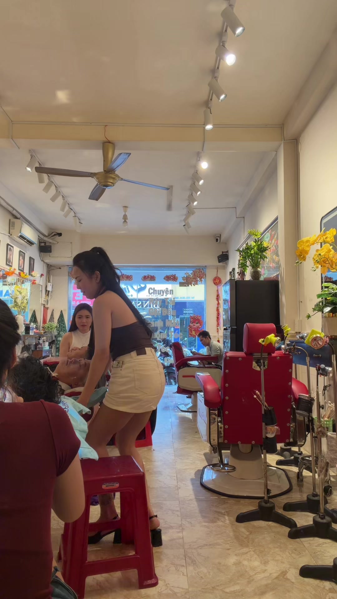 @HỚT TÓC NAM THẢO NGUYÊN Q4