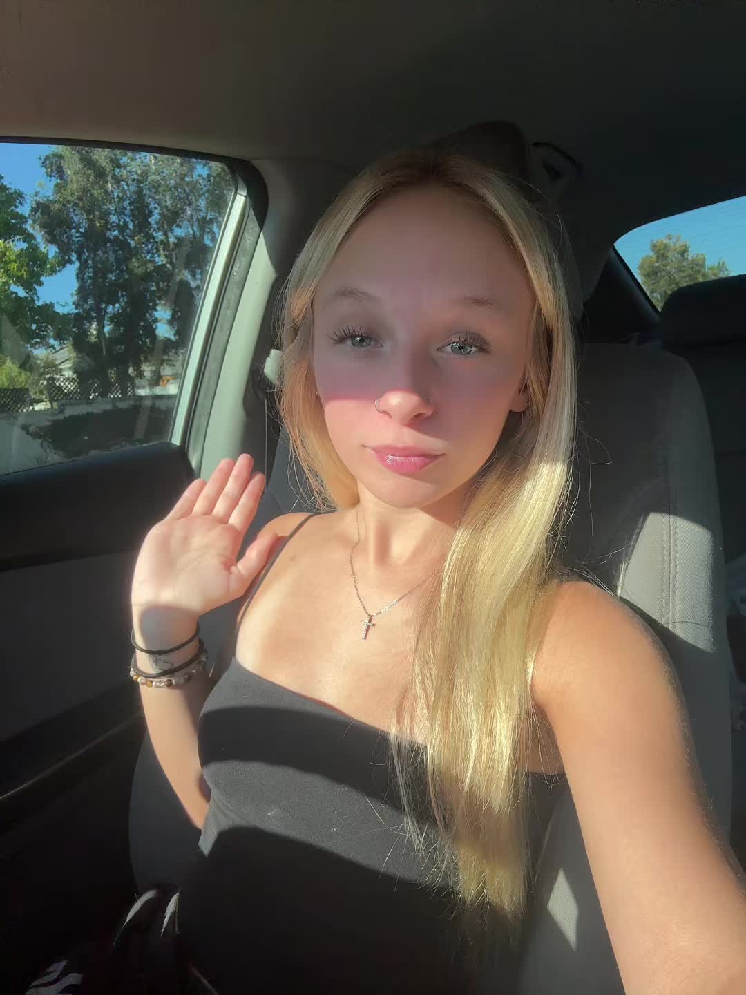 @lau._r3n