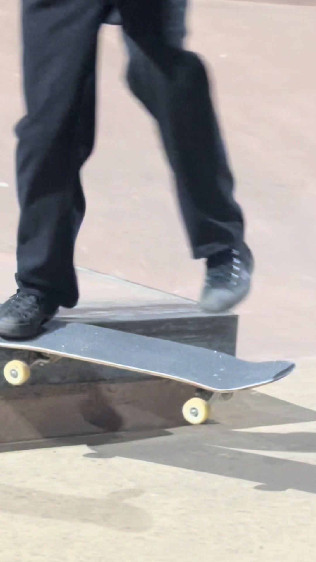 @brickbybrickskateshop