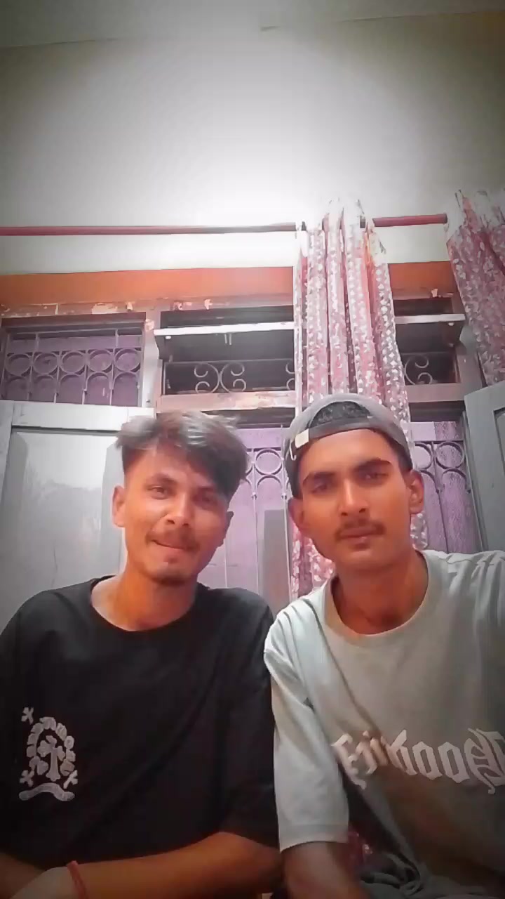 @Râhül🫶🏻