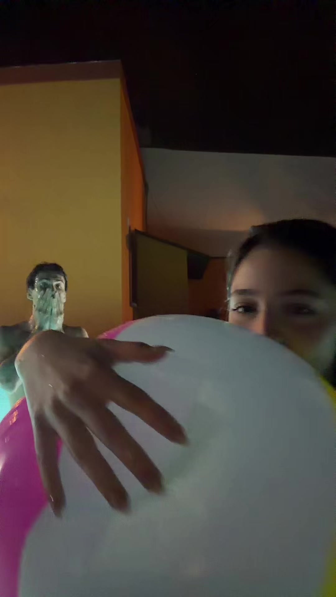 @isabella