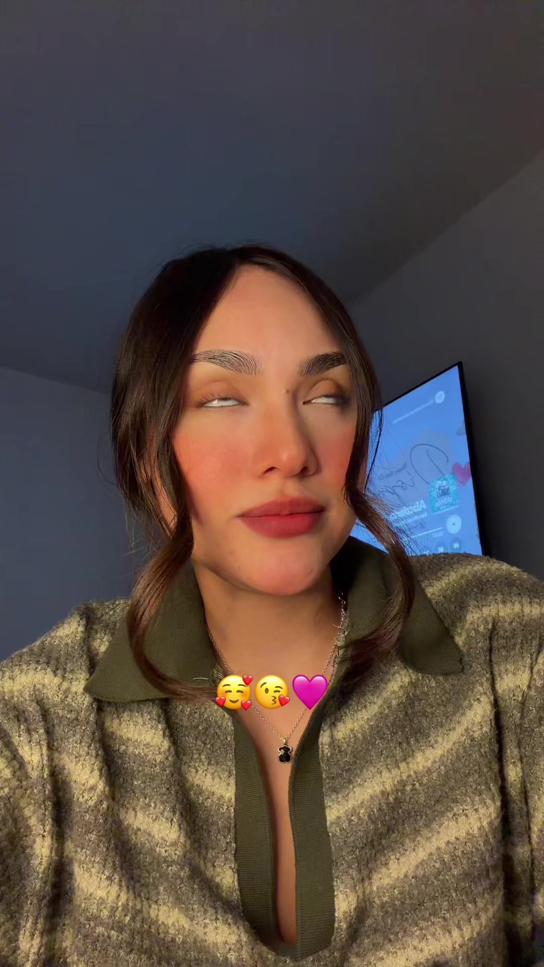 @nicolehertor