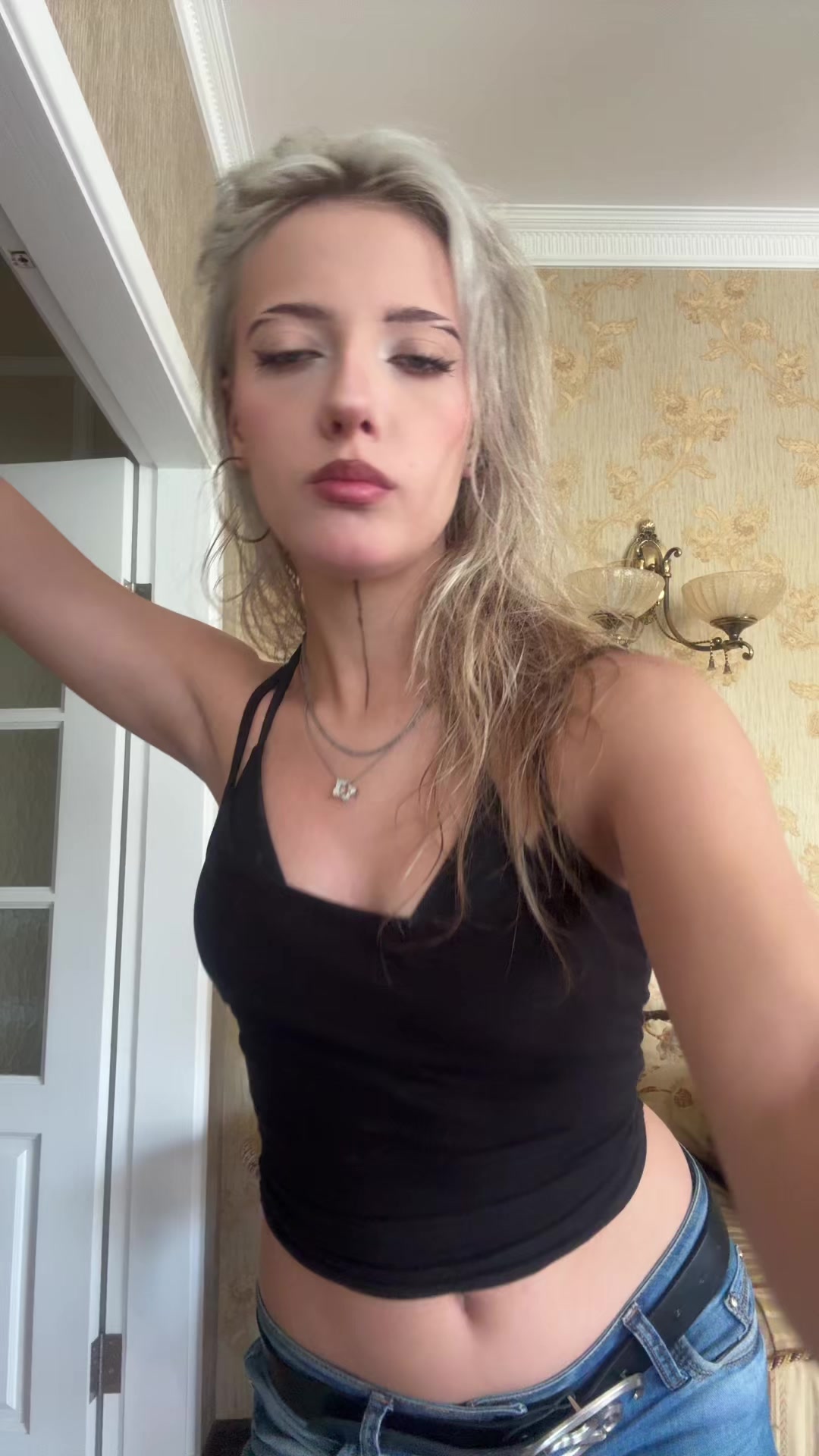 @KOMBOU
