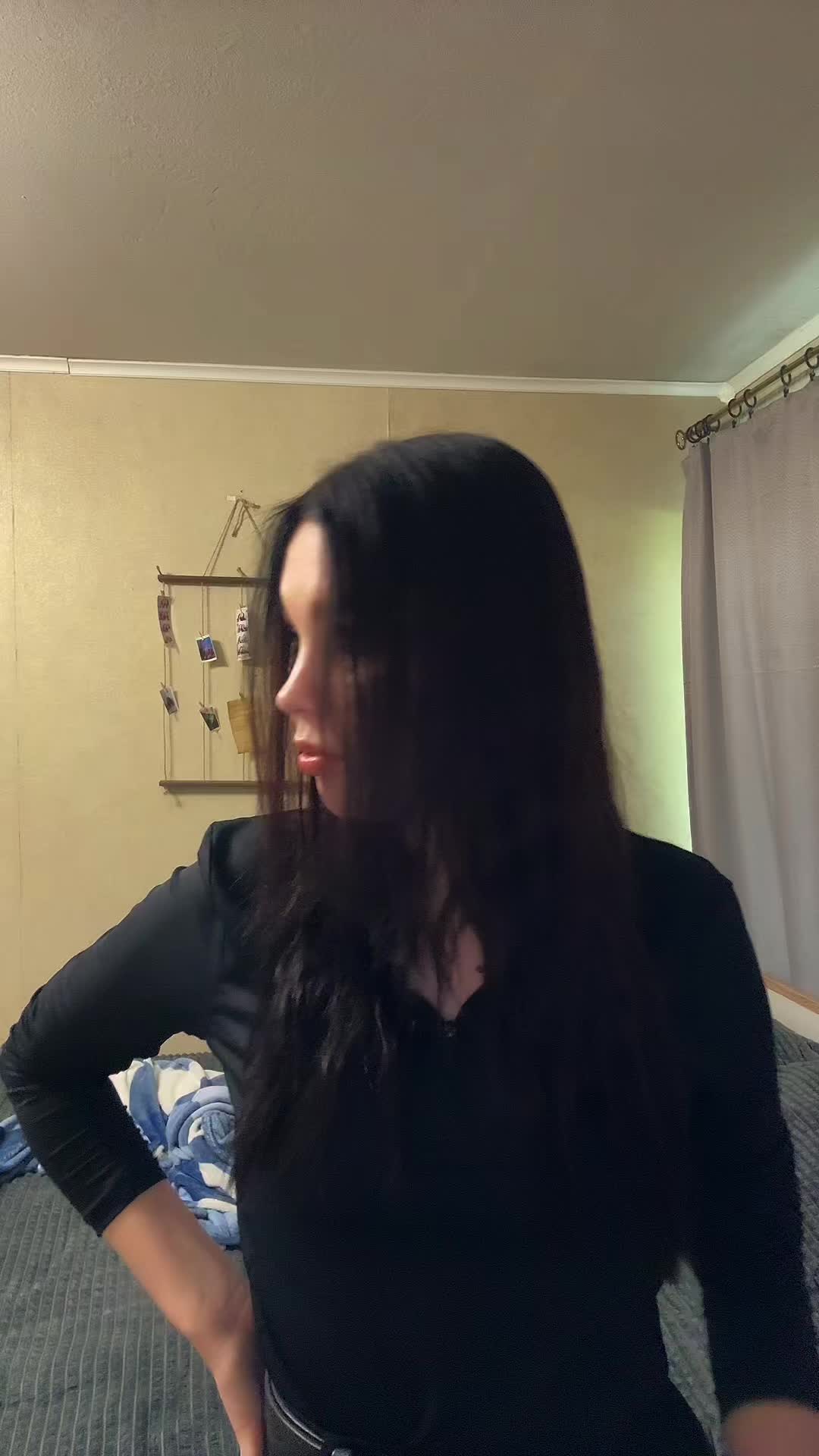 @𝒱𝒶𝓁𝑒𝓇𝓎𝑒𝓋𝓃𝒶🤍