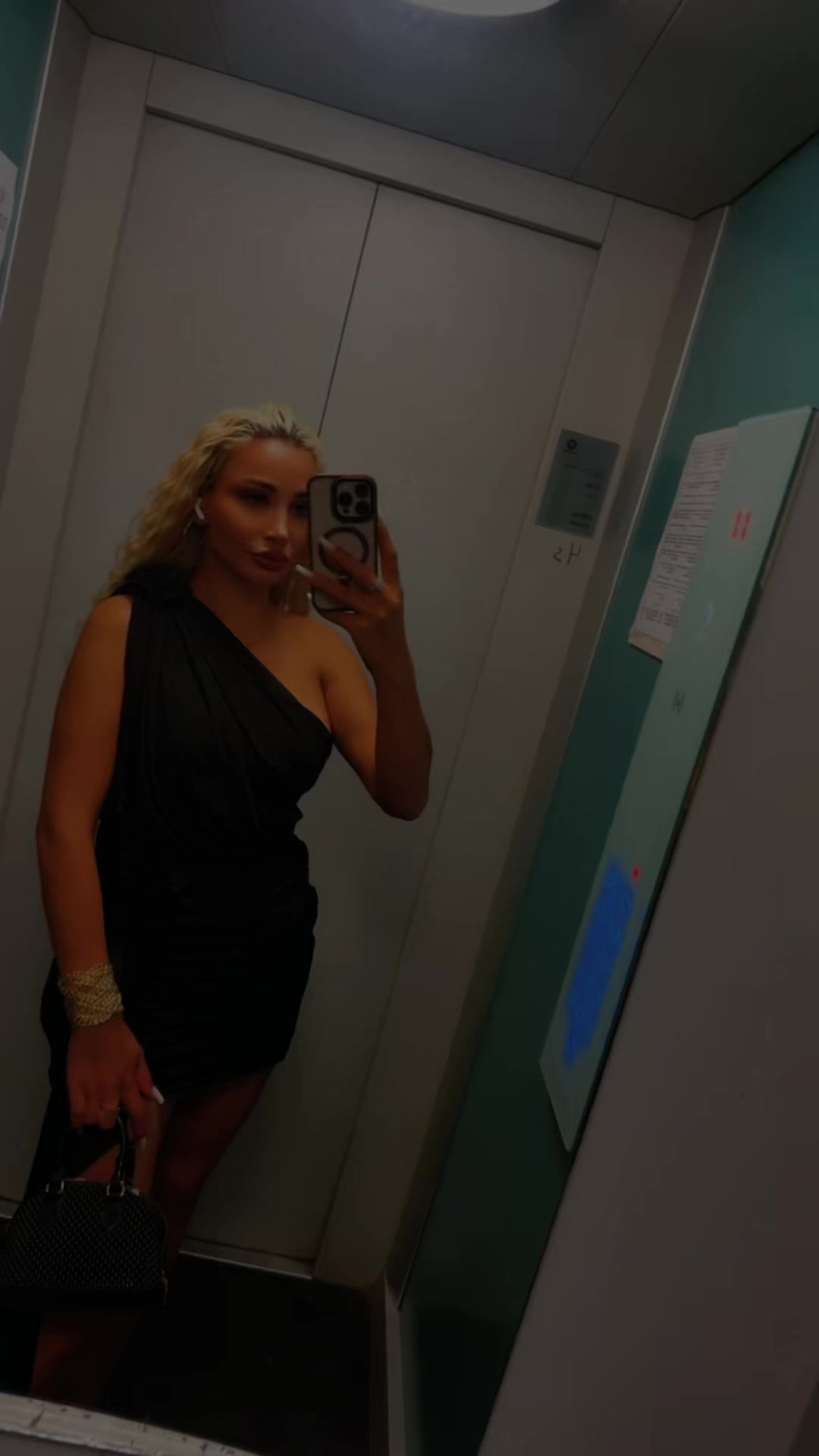 @Sari