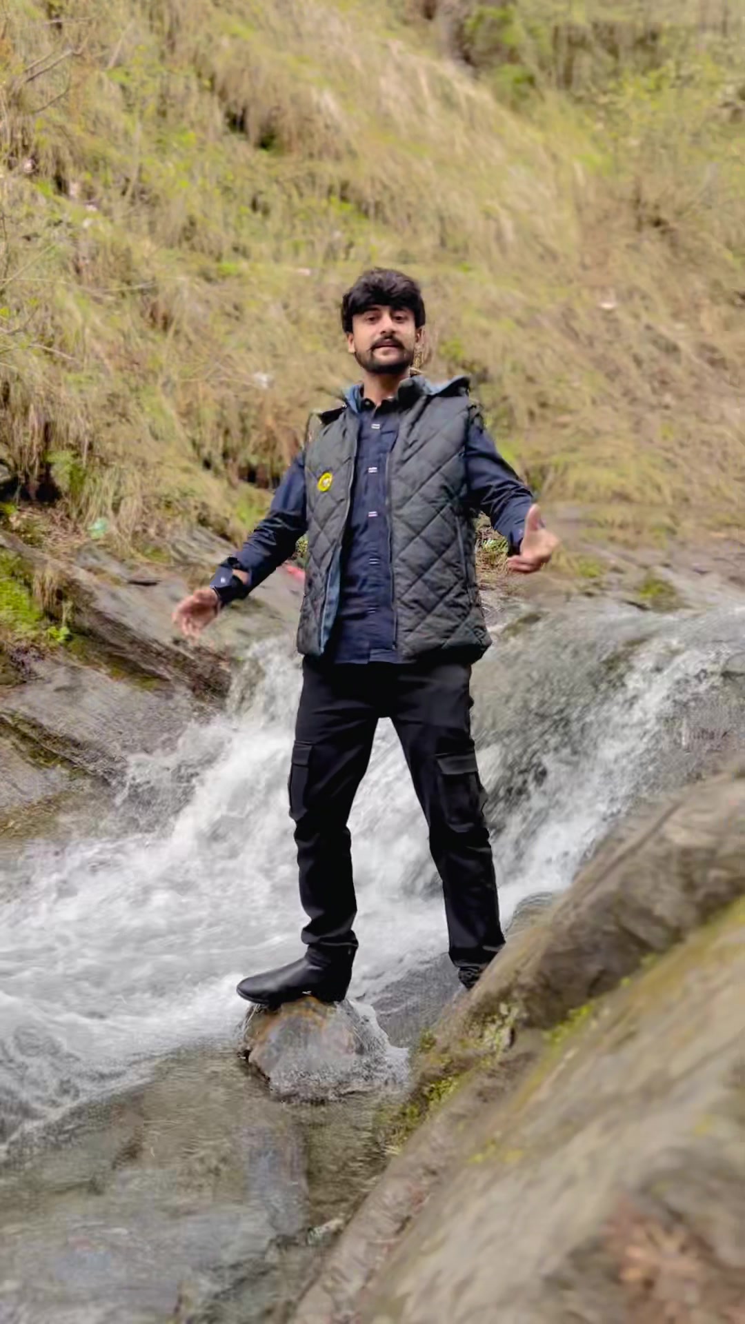 @♥️Zawar Azhar jeelani♥️