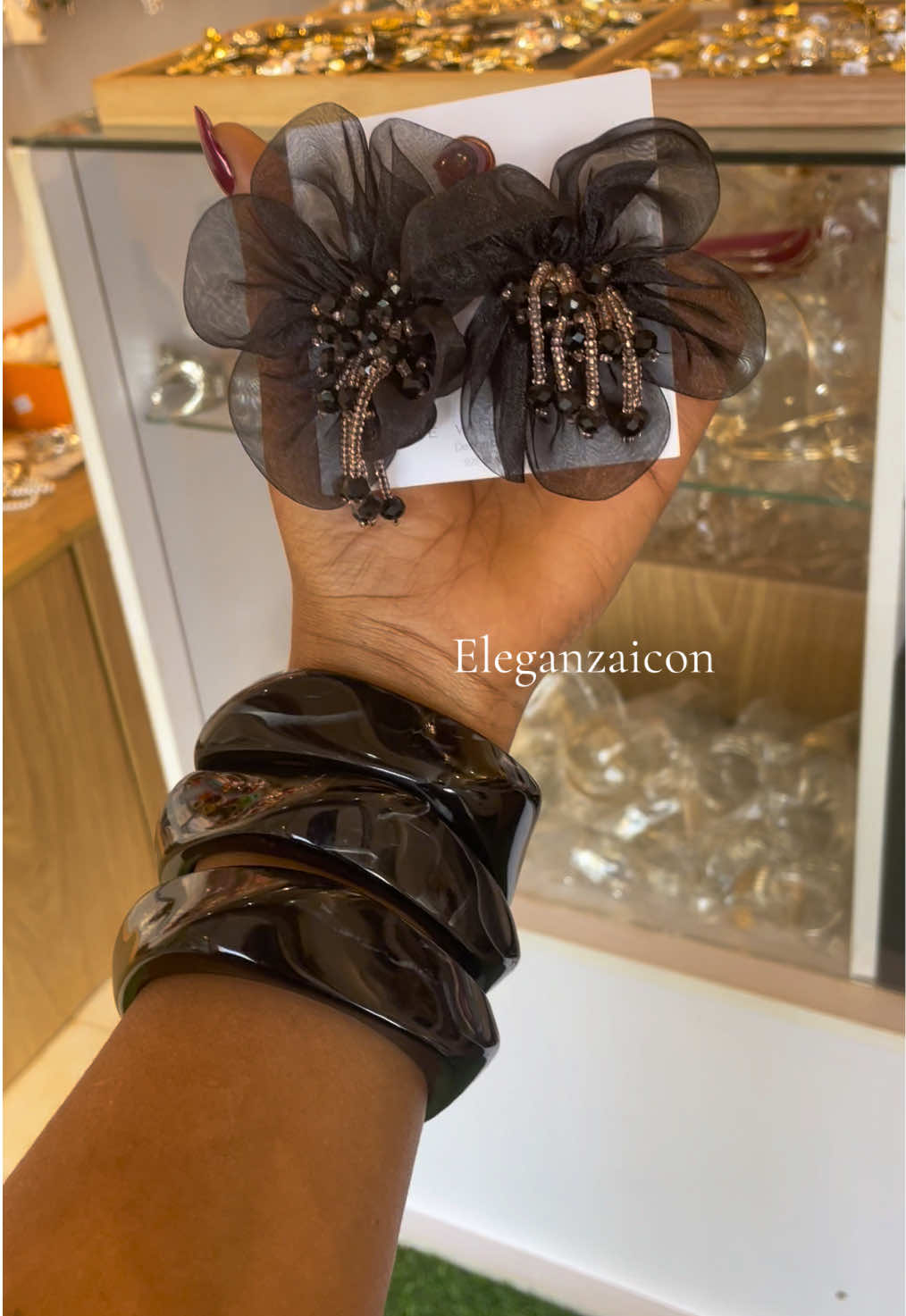 @ELEGANZAicon-jewelry/bag/heels
