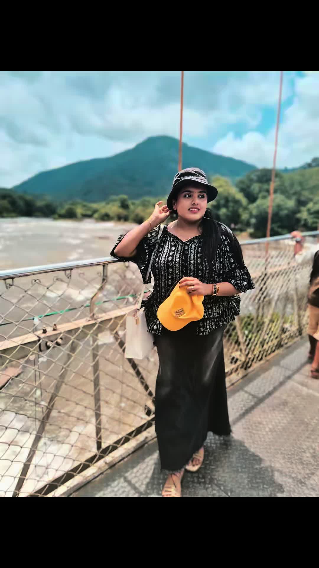 @Anjalu Ullu Sachu