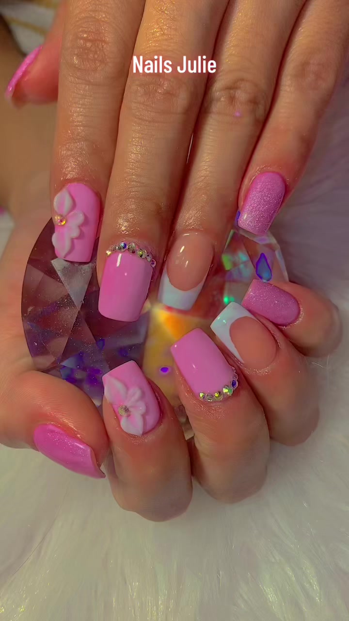 @NAILS JULIE