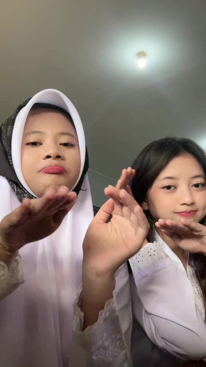 @Dheaalmaira