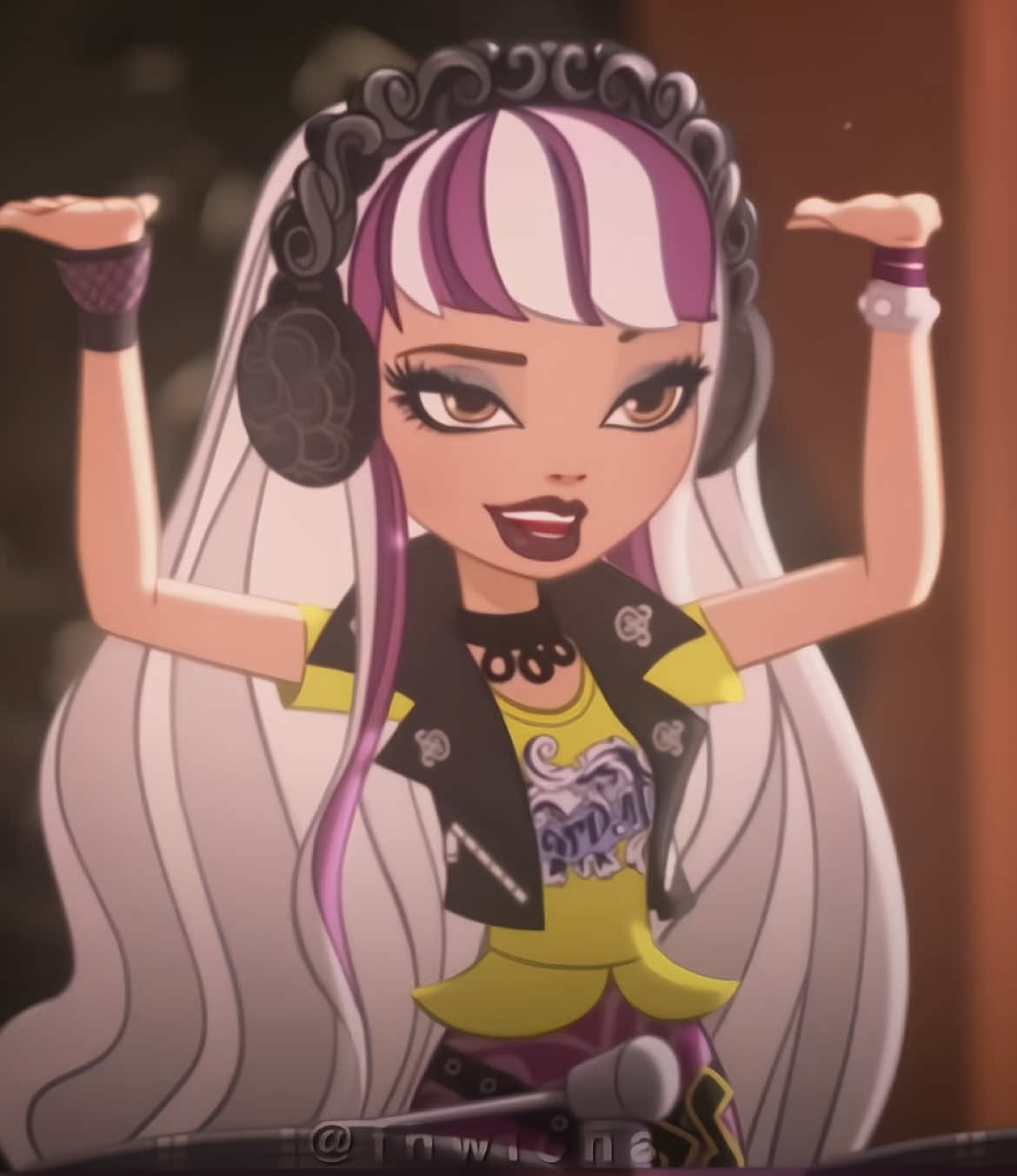 @ᨳ  ˖  𝐟𝐢𝐨𝐧𝐚  ?!