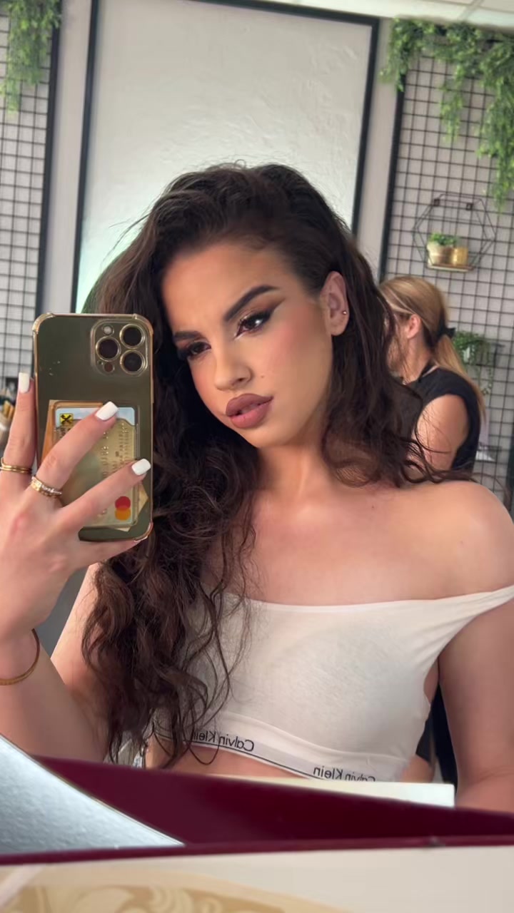 @𝑽𝒂𝒍𝒆💋