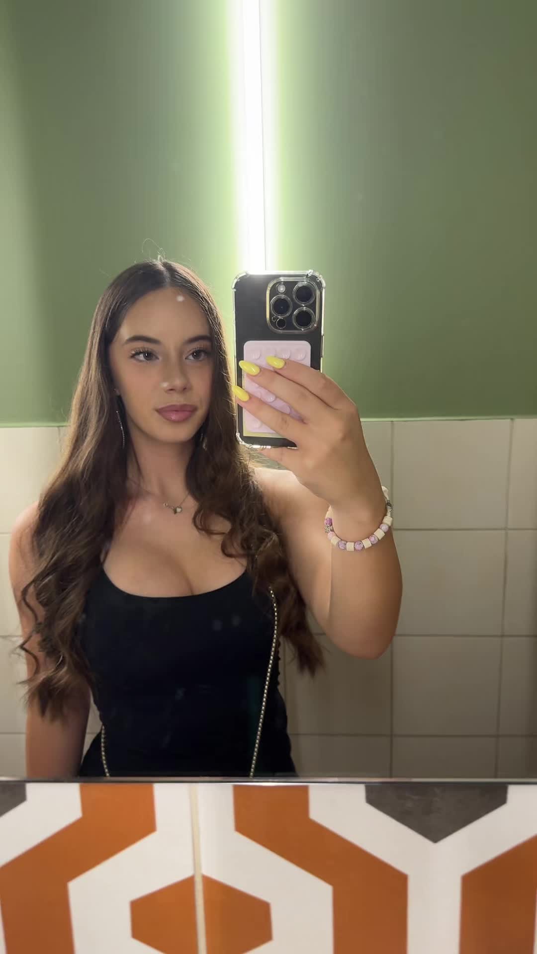 @niiiksyyy_