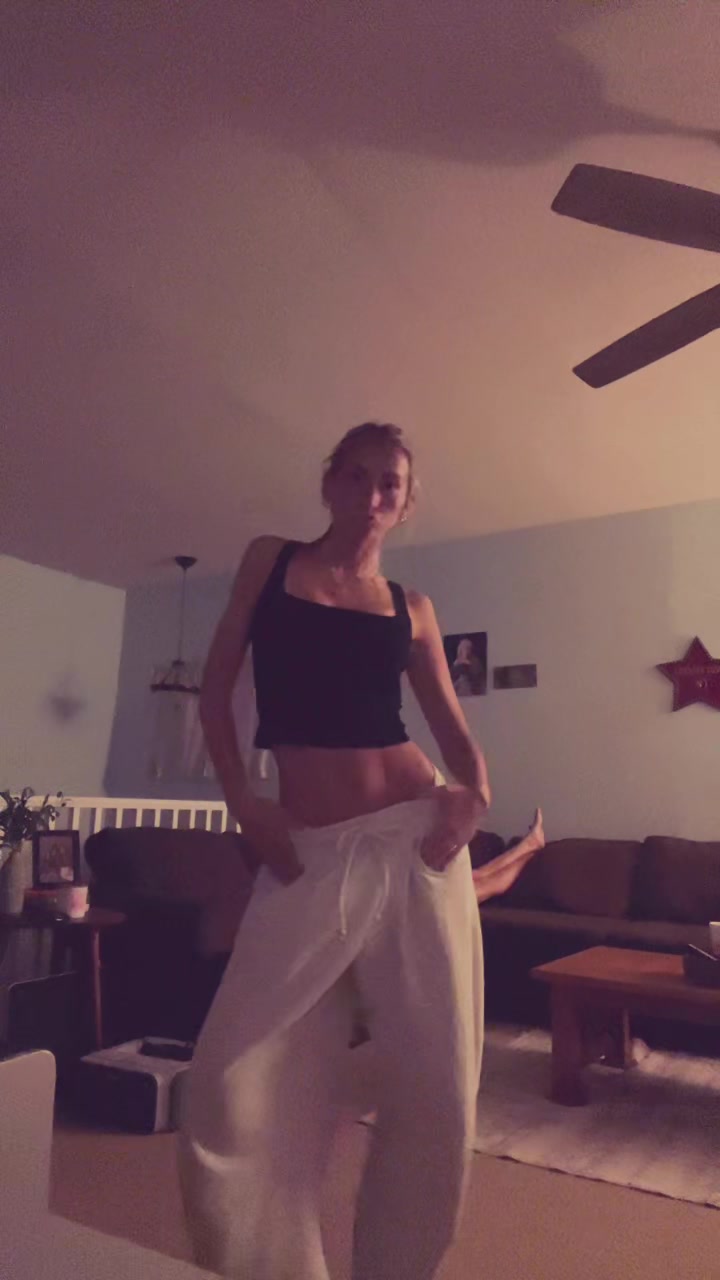 @Ella